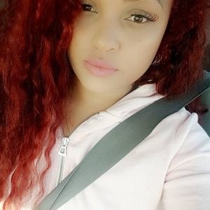 Meet your Posher, Deyanira